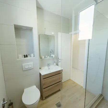 Apartment Luxury Explorer