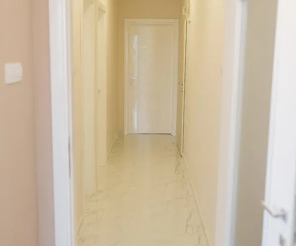 Luxury Explorer Podgorica